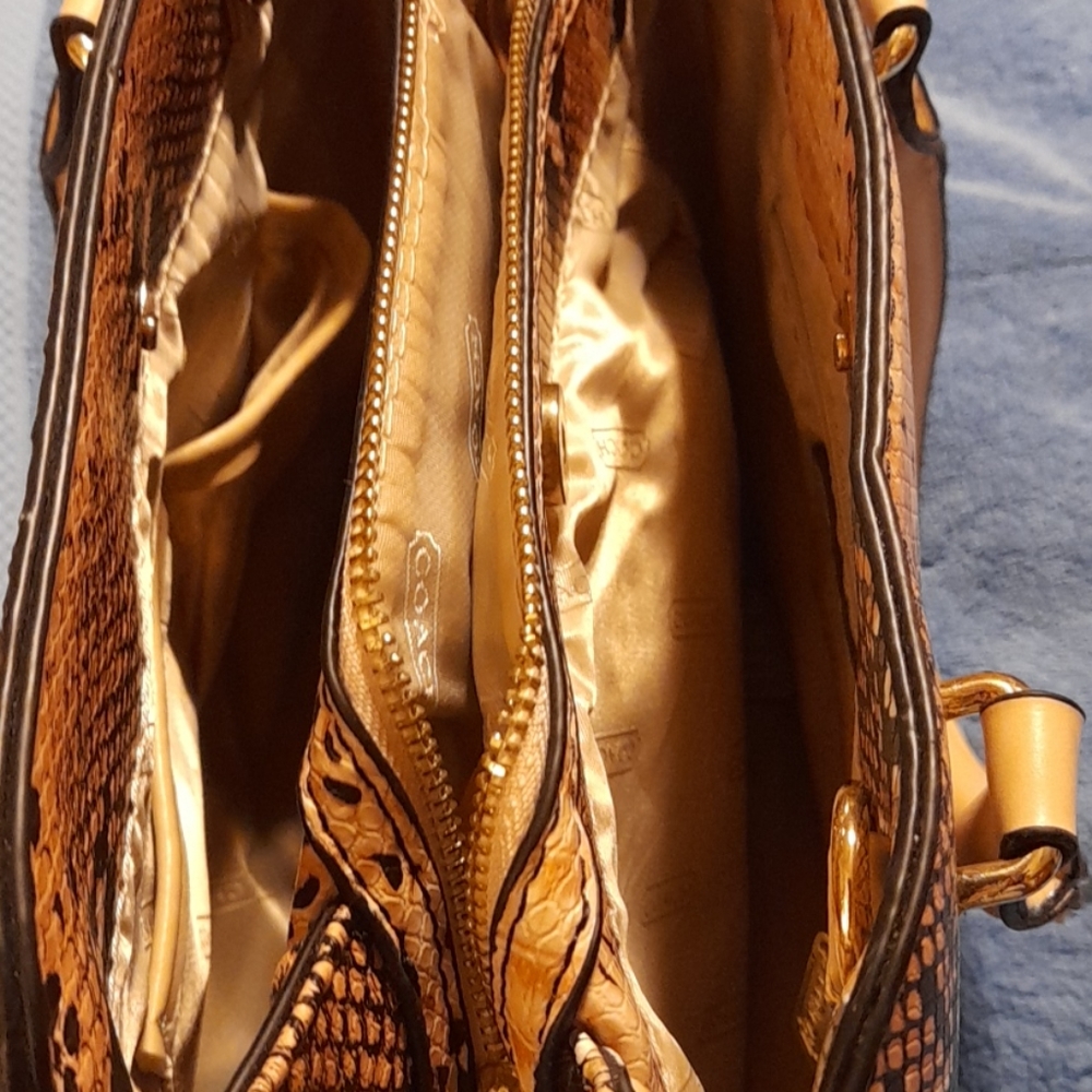Coach Handbag - Picture 8 of 8